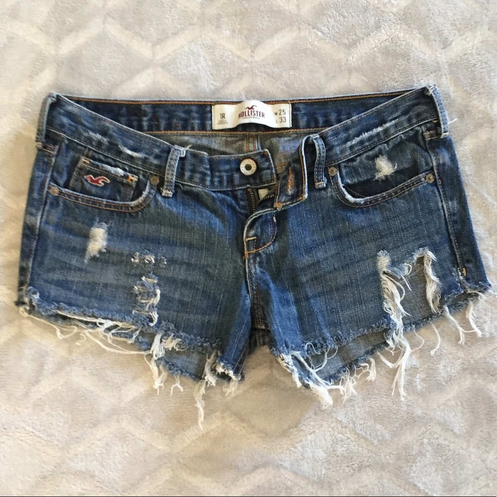 Hollister size 1R distressed denim shorts